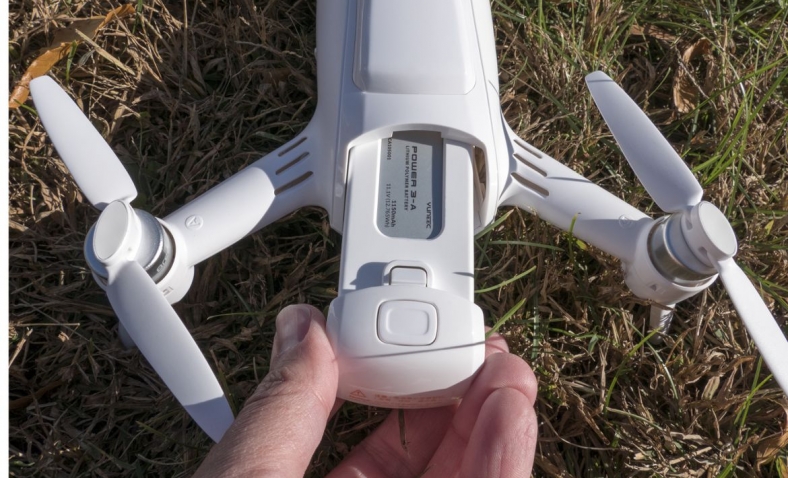 Selfies from the sky made simple by Yuneec Breeze